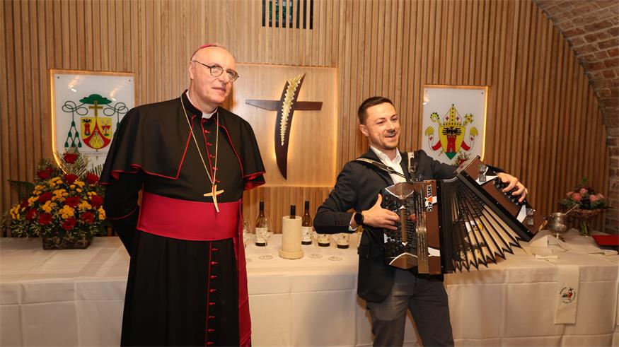 Erster Wein des bischöflichen Weinguts auf den Namen „Severus“ getauft