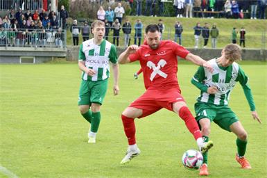 Weppersdorf gegen Forchtenstein – das direkte Duell der beiden Aufsteiger brachte auf den Punkt, was die ganze Saison ausmachte: ein enger, intensiver Kampf zwischen den beiden stärksten Teams der Liga.