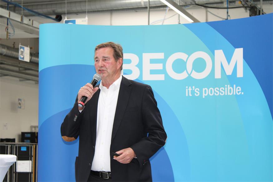 BECOM Award für innovative Idee: Autonomes Boot prüft Wasserqualität