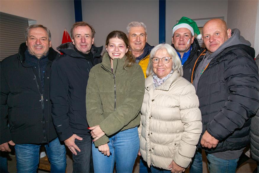 Willi Hotwagner, Christian Drobits, Vanessa und Karl Pratscher, Regina Hotwagner, Christian Resch und Didi Pal. 