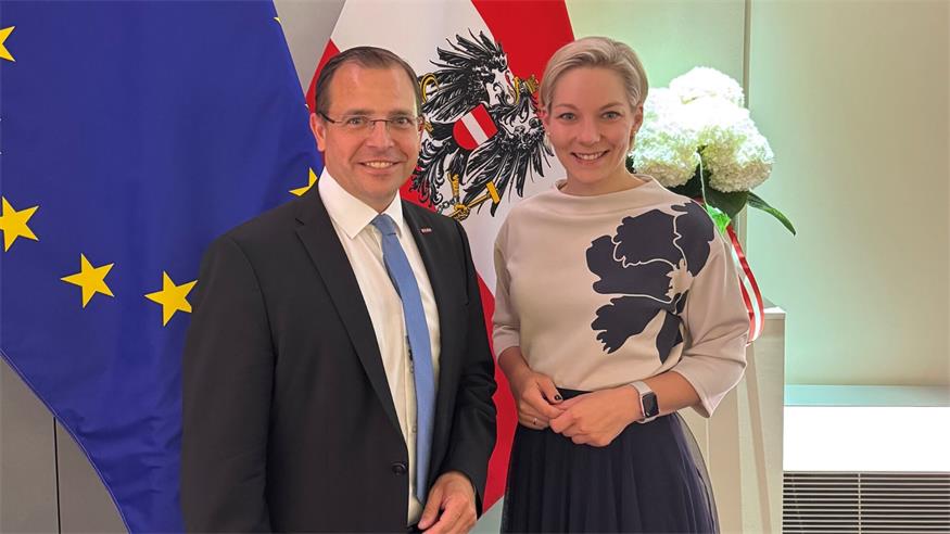 Wirtschaftskammer Burgenland-Präsident Andres Wirth gratulierte Bettina Dorfer-Pauschenwein.