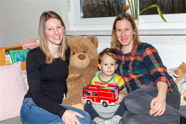Yvonne Prenner mit Jan und Kinga Bernhauser. 