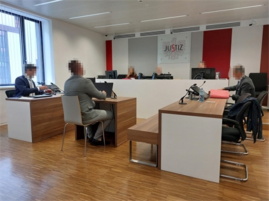 Zu den zehn Vorwürfen aus dem Strafantrag bekannte sich der 26-jährige Angeklagte "nicht schuldig"