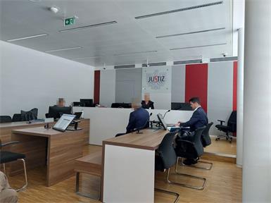Zu seinem Interesse an den persönlichen Daten der Finanzamtskunden hüllte sich der Angeklagte in Schweigen.