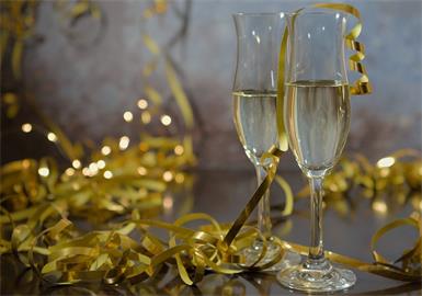 Zum Jahresbeginn laden Gemeinden zum Neujahrsempfang, einen musikalischen Start ins neue Jahr gibt es beim Neujahrskonzert am 5. Jänner in Parndorf.
