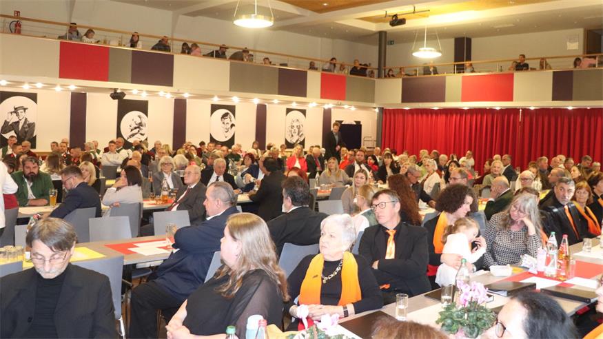 Zum Nationalfeiertag am 26. Oktober war der Martinihof wieder bestens besucht. Den Gästen wurde ein abwechslungsreiches Programm geboten mit anschließender Festmahlzeit.