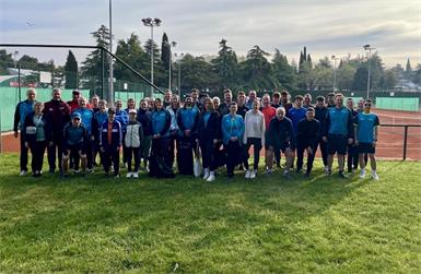 Zur Feier der Sommersaison fuhren zahlreiche Mitglieder des „TC Ritzing“ auf Tenniscamp ins kroatische Umag mit.