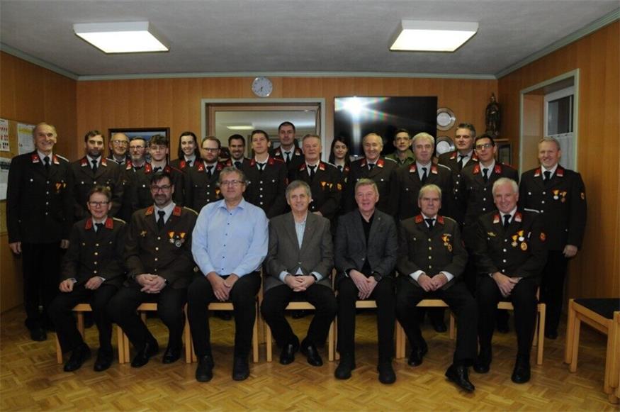 Zur Jahreshauptdienstbesprechung konnten die Feuerwehrleute auch Bürgermeister Herbert Schedl und die beiden Vizebürgermeister Stefan Rabel und Gerhard Graner begrüßen.