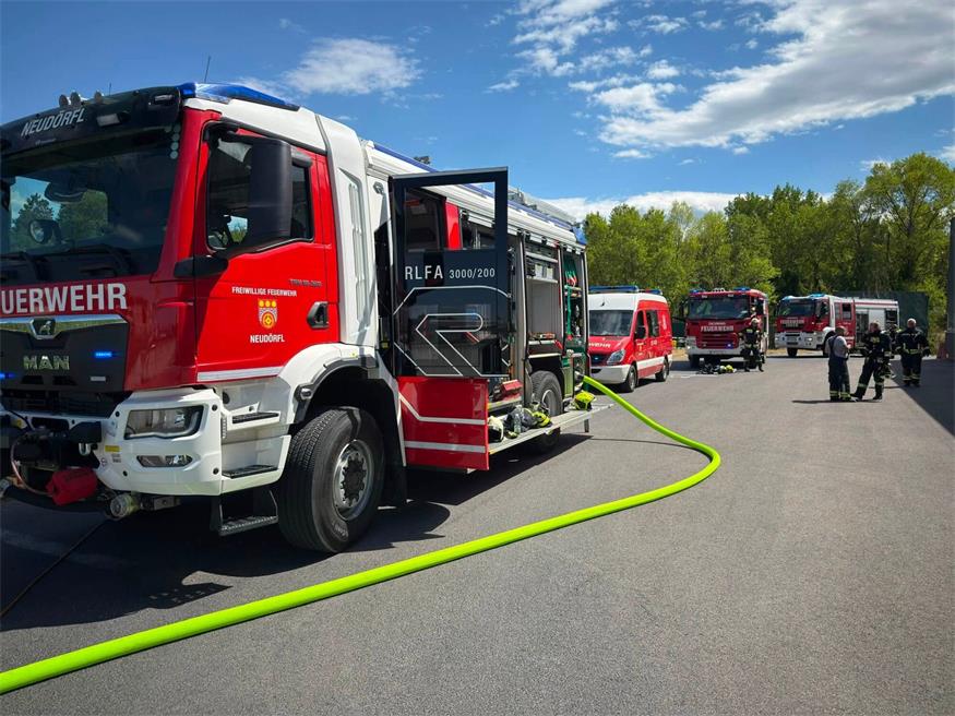 Zwei Feuerwehren waren am Freitag in Neudörfl im Einsatz.