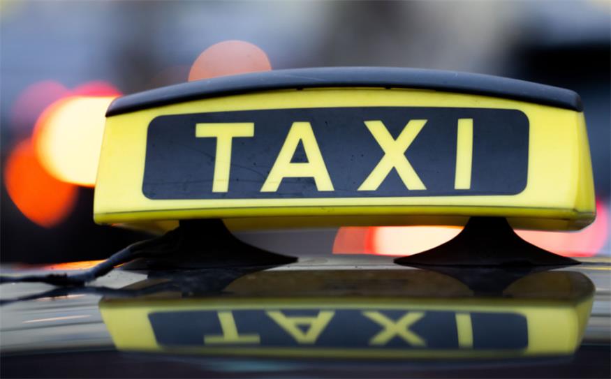 Zwei Taxifahrer wurden in Vorarlberg mit einer Waffe bedroht