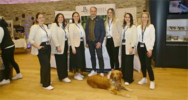 das Veranstaltungsteam Burghotel Schlaining: Sarah Orthofer, Kerstin Woppel, Nadine Szucsich, Mark Six, Julia Braun, Sophie Baumgartner und Ute Feichtinger.
