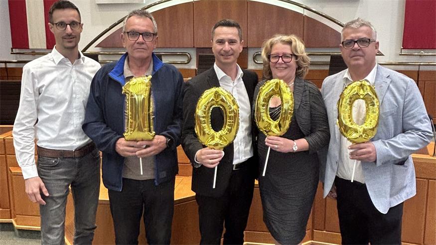 vida-Landesgeschäftsführer Oliver Krumpeck, Walter Zechmeister, Landtagspräsident Robert Hergovich, Gabriele Titzer und ÖGB-Landesvorsitzender Erich Mauersics im burgenländischen Landtag.